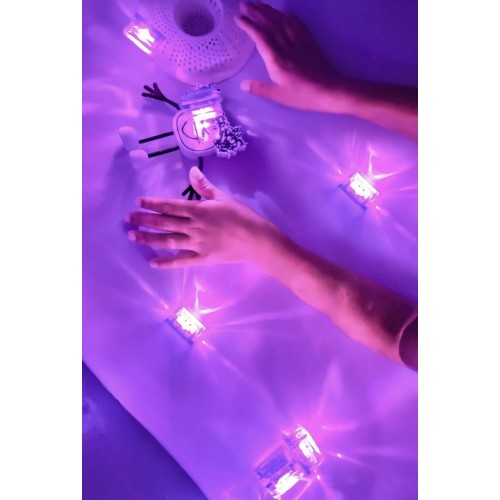 Glo Pals Ludzik LED świecący w Wodzie Fioletowy + 2 Kostki Sensoryczne