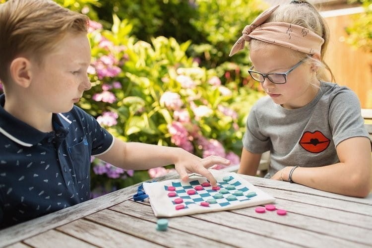 Gry podróżne 3w1 warcaby, szachy, kółko i krzyżyk BS Toys