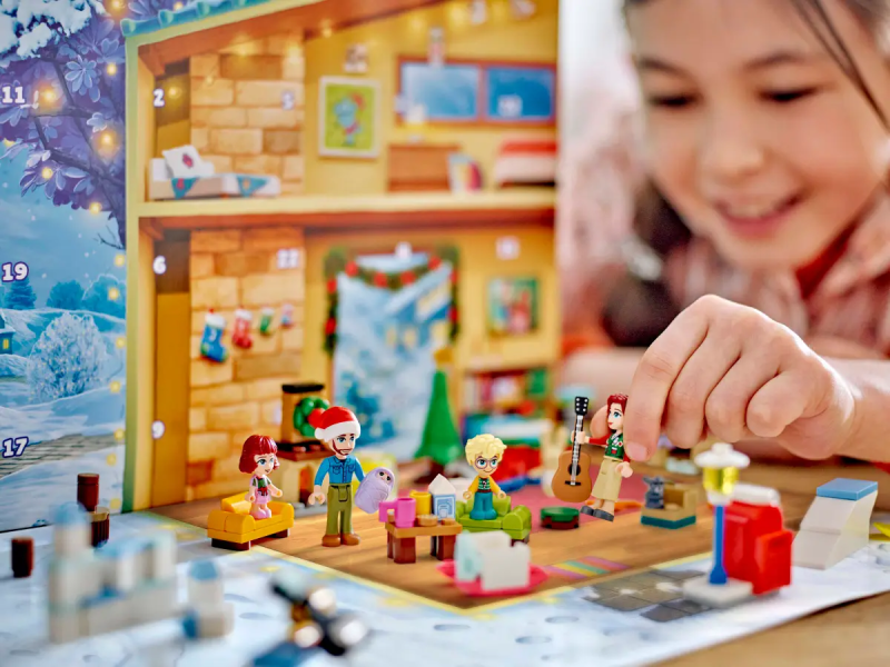 Kalendarz adwentowy LEGO Friends 2024 42637