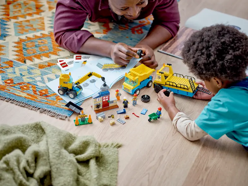 Lego 60391 Ciężarówki i dźwig z kulą wyburzeniową