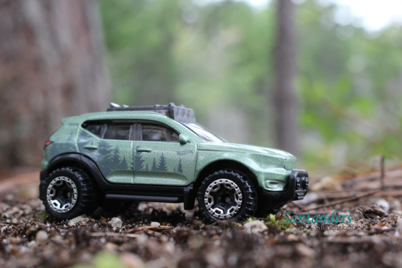 Hot Wheels Volvo XC40 Recharge 201/250 elektryczny