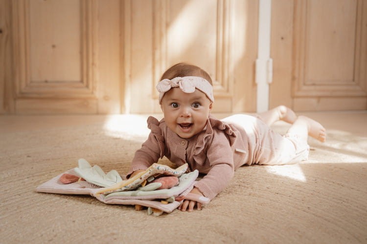 Miękka książeczka sensoryczna sarenka Little Dutch