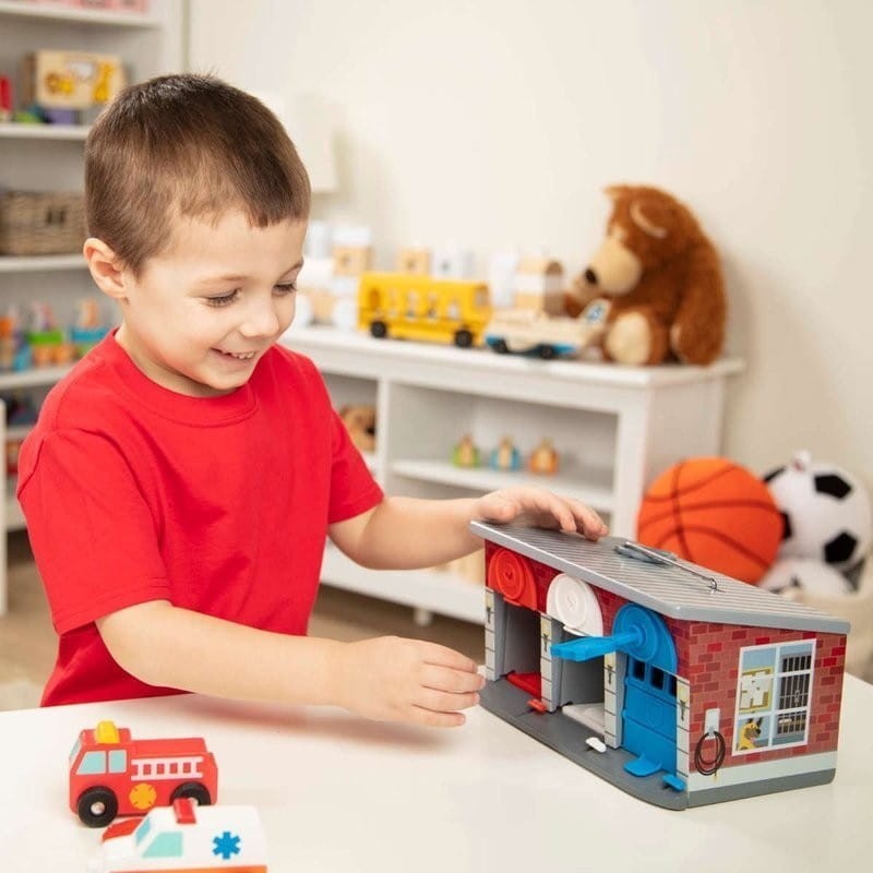 Garaże z Pojazdami Ratunkowymi i Kulczykami - Melissa & Doug