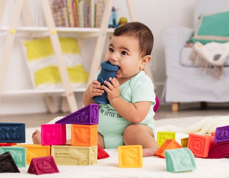 Miękkie klocki 26 szt.duży zestaw Elemenosqueeze - B.toys