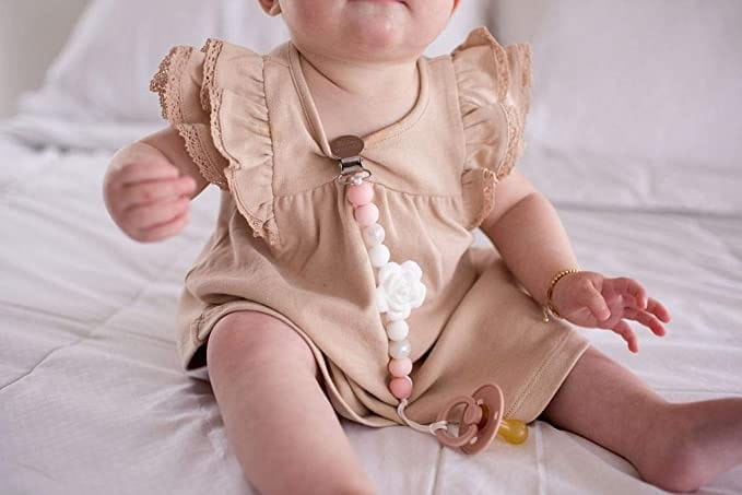 Koralikowa zawieszka do smoczka Baby Powder - loulou LOLLIPOP