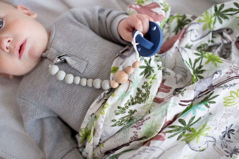 Klips koralikowa zawieszka do smoczka Color Block Cool Grey - LouLou Lollipop