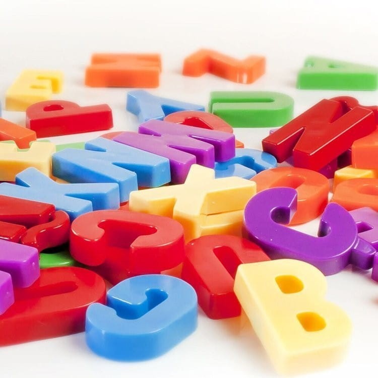 Alfabet Duże Litery Magnesy 76 el. - Miniland