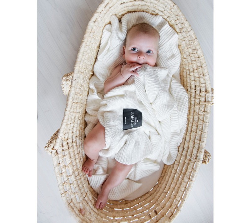 Całoroczny Kocyk z Falbanką 90x110 cm Kremowy - Lullalove