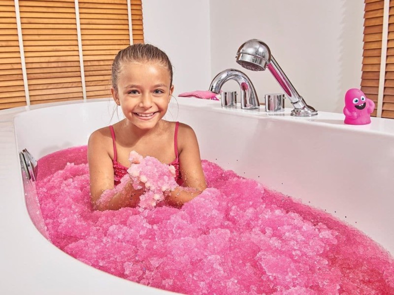 Mieniący się Proszek Zmieniający Wodę w Kąpieli Gelli Baff Glitter różowy - Zimpli Kids