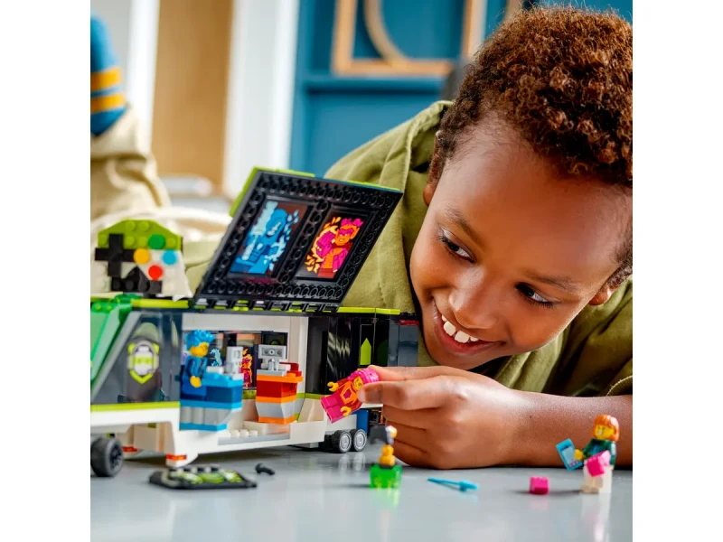 Ciężarówka na turniej gier Lego City 60388