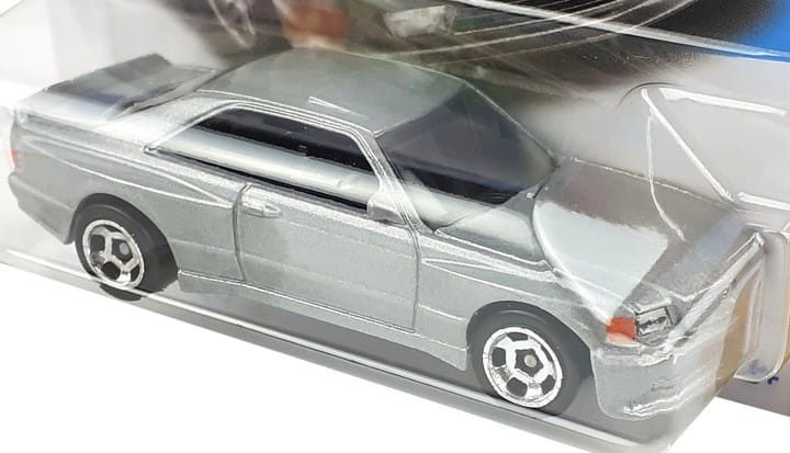 Hot Wheels '89 Mercedes-Benz 560 SEC AMG 150/250