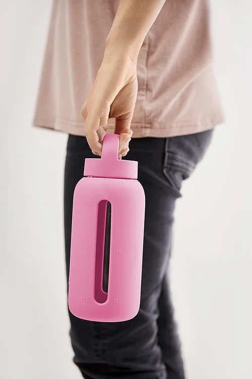 Szklana Butelka z Miarką 720 ml Silikonowe Etui Flamingo Pink - Muuki