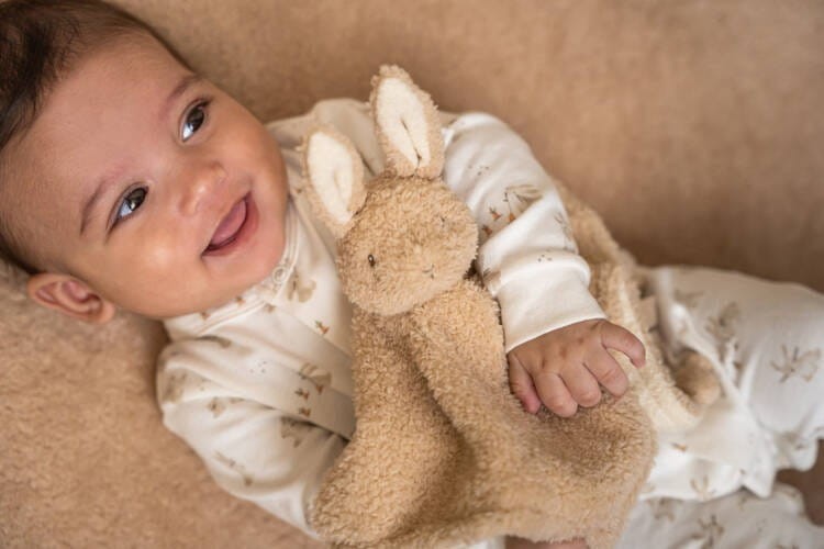 Kocyk Przytulaczek z króliczkiem Baby bunny - Little Dutch