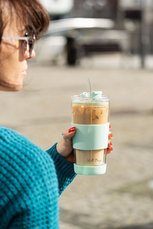 Szklany kubek termiczny ze słomką 600 ml miętowy Fuori Vialla Design