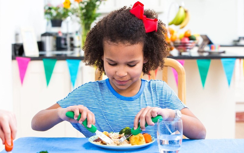 Sztućce Nana's Manners Nóż i Widelec ETAP 3 Fioletowy 3-9 lat