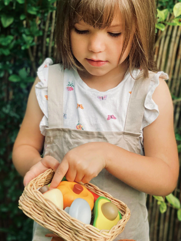 Koszyk Wiklinowy z Warzywami - Tender Leaf Toys
