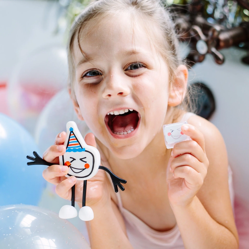 Glo Pals Ludzik LED świecący w Wodzie na Kolorowo + 2 Kostki Sensoryczne