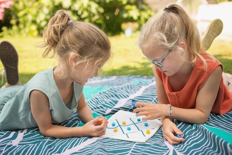 Gry podróżne 3w1 warcaby, szachy, kółko i krzyżyk BS Toys