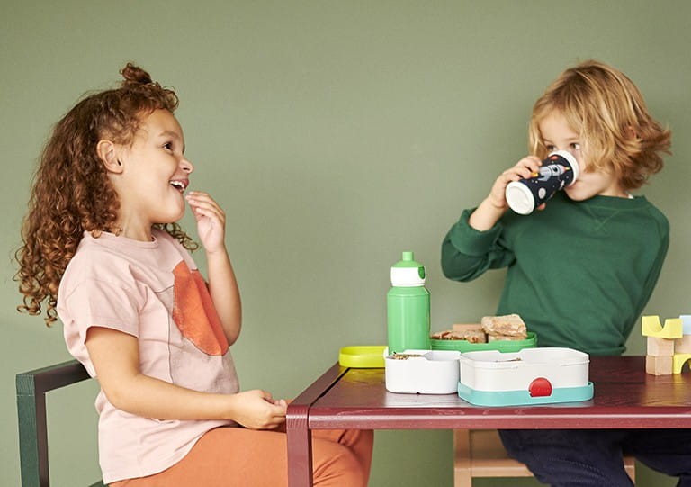 Bidon dla dzieci pop-up 400 ml Konie Campus - Mepal