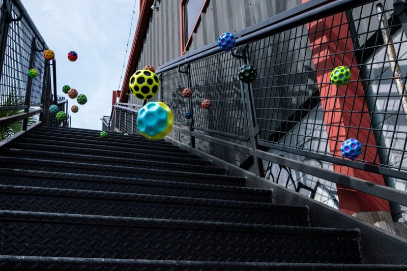 Piłeczka wysoko odbijająca się Waboba Gradient Moon Ball 1 szt