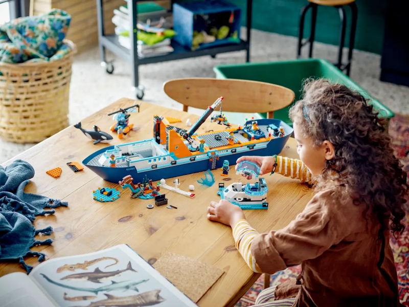 Lego 60368 Łódź badacza Arktyki