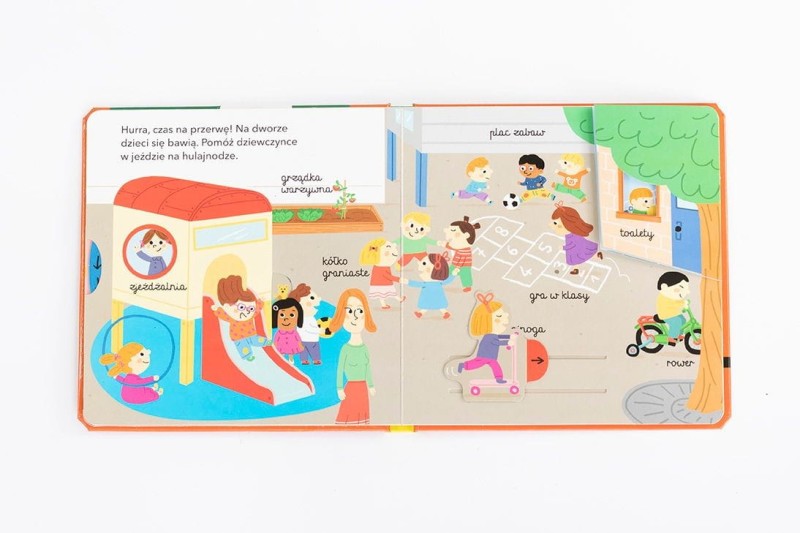 W przedszkolu. Akademia mądrego dziecka. Kolorowy świat