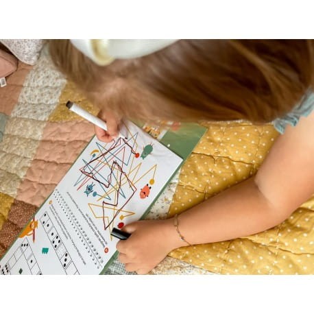 Bazgraki w przedszkolu książka + suchościeralny mazak. Zeszyt kreatywny. Kapitan Nauka