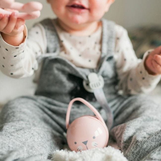 Podwójne etui na smoczki Kotek różowy Hygge - Suavinex