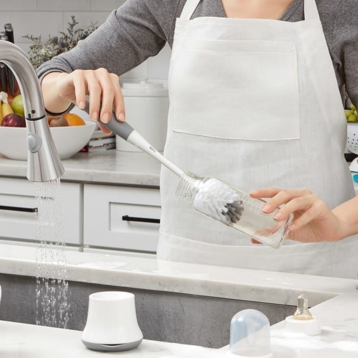 Szczotka z Końcówką do Mycia Butelek i Smoczków - OXO