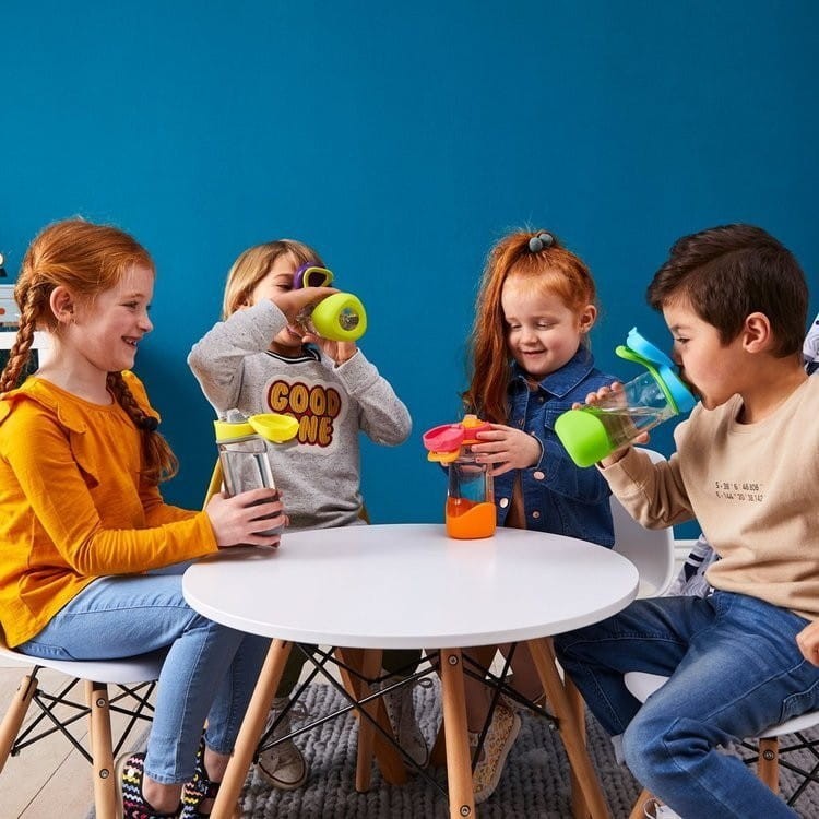 Sportowa butelka tritanowa 600ml Graphite - b.box