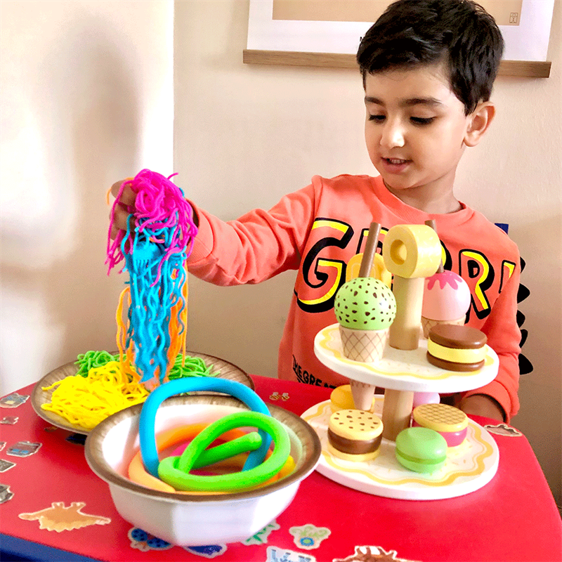 Sensoryczny antystresowy makaron Ramen Noodlies Schylling