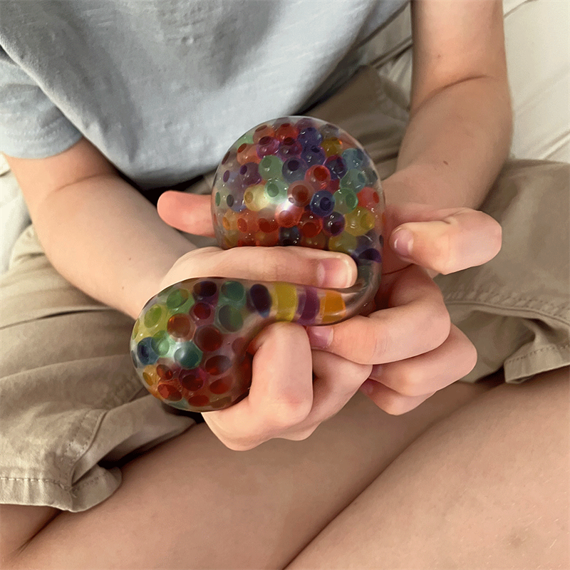 Gniotek z Kuleczkami SQUEEZY PEEZY Needoh Schylling