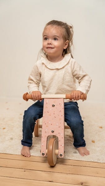 Drewniany rowerek trójkołowy różowy Little Dutch