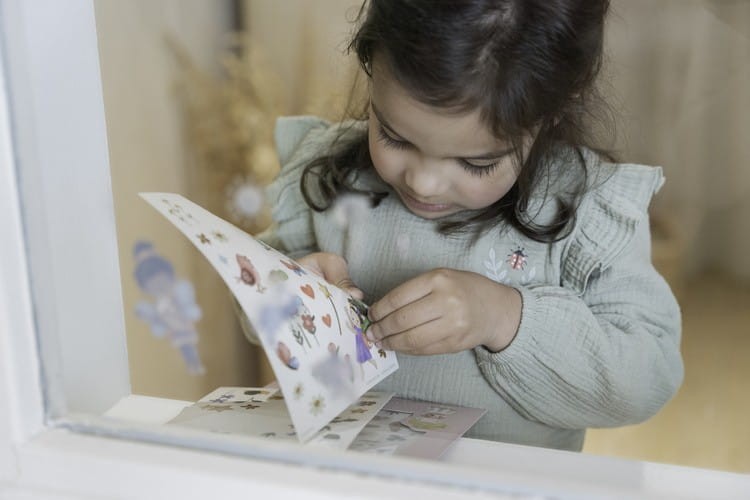 Naklejki na okno i różne powierzchnie Rosa kwiaty ogród Little Dutch