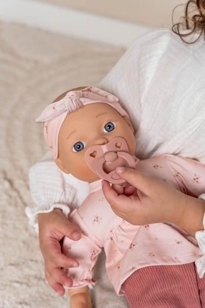 Lalka ze smoczkiem i butelką Lily Little Dutch