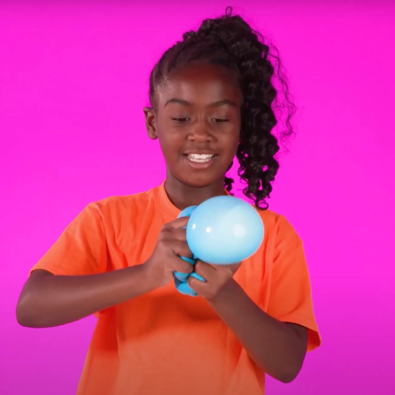 Gigantyczny gniotek piłeczka fioletowa Super Needoh Schylling