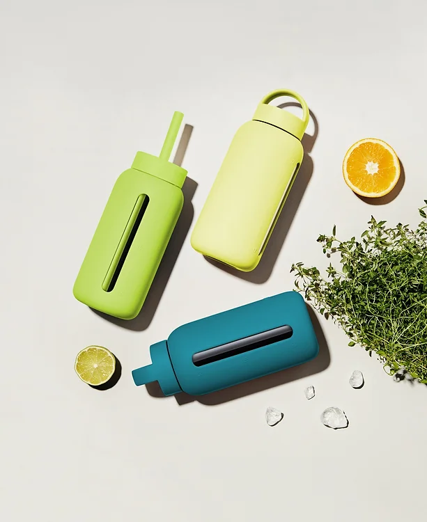 Szklany bidon butelka motywująca 720 ml w silikonowym etui Sunny Lemonade Muuki