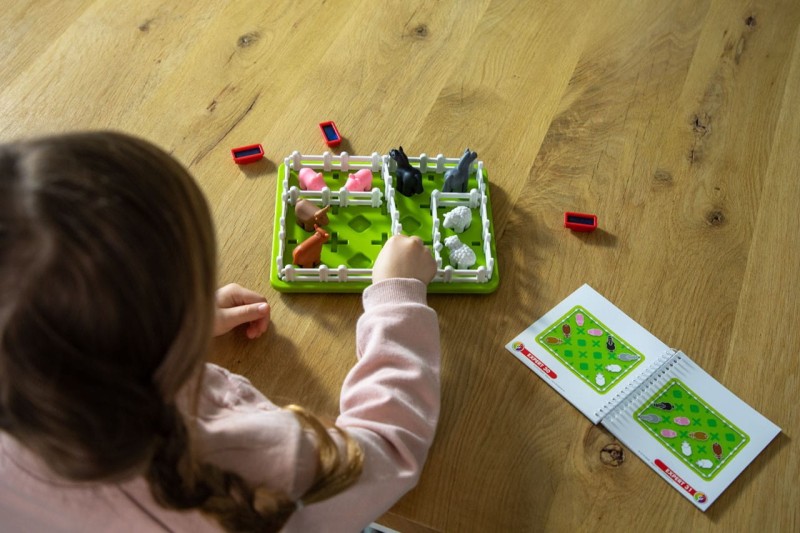 Gra logiczna 5+ Zwierzaki na Wsi - Smart Games