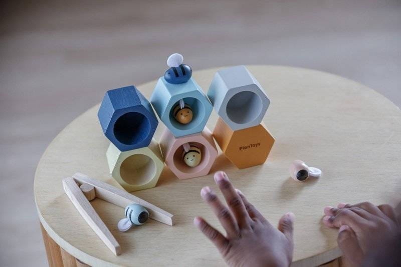 Plaster Miodu Pszczółki Gra ze Szczypcami - PlanToys
