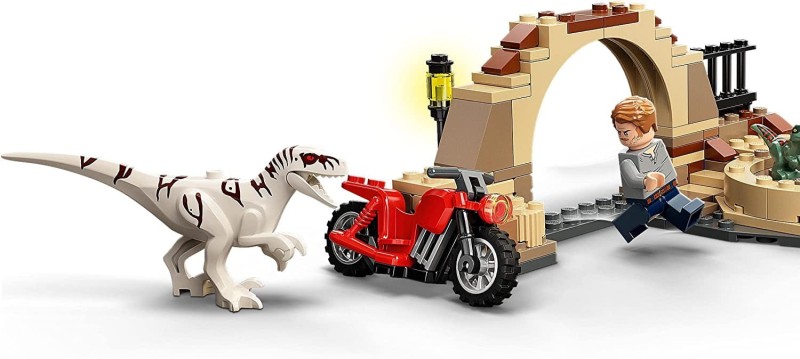 Klocki LEGO Jurassic World Atrociraptor: pościg na motocyklu 76945