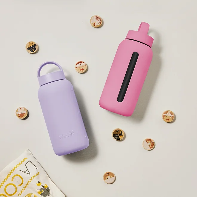 Szklana Butelka z Miarką 720 ml Silikonowe Etui Flamingo Pink - Muuki