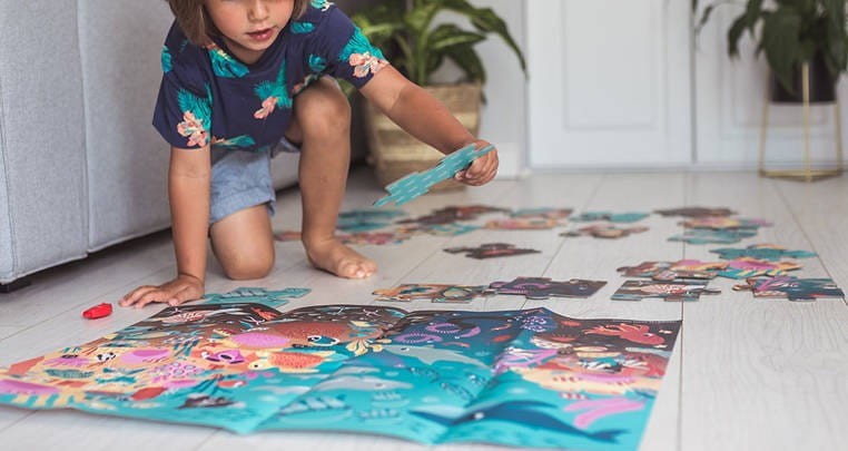 Świecące puzzle z mini lampką UV Ocean 24 el. - Janod
