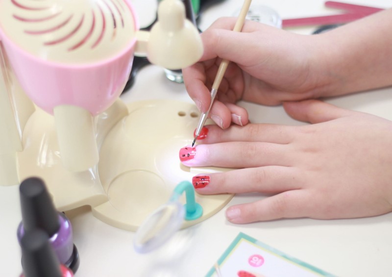 Salon Manicure Malowanie Paznokcie Professional Studio - Buki