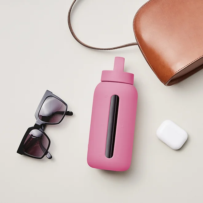Szklana Butelka z Miarką 720 ml Silikonowe Etui Flamingo Pink - Muuki