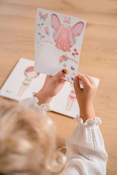 Ubieranki Notes z Naklejkami Stroje Rosa & Friends - Little Dutch