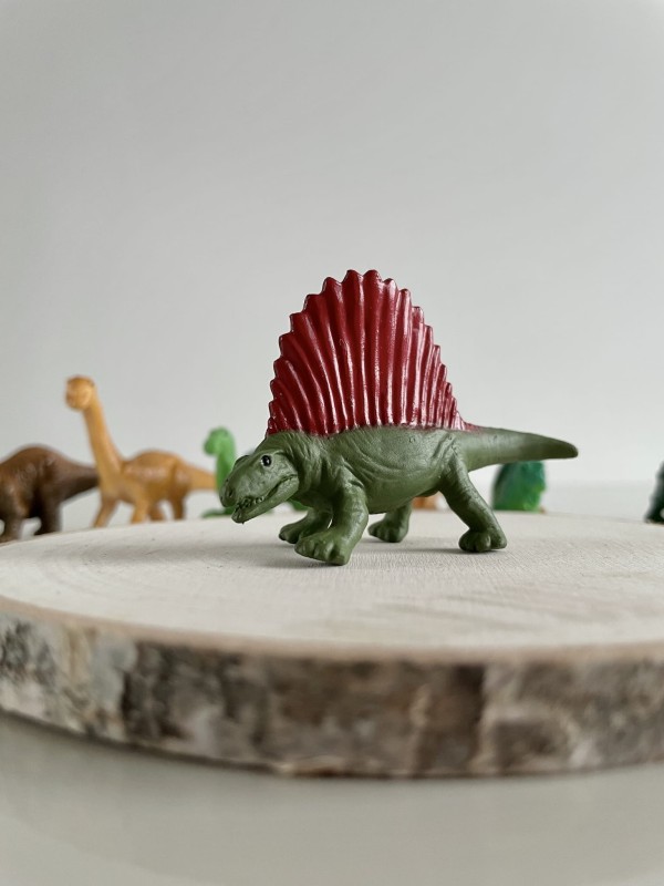 Dinozaury 12 szt. Zestaw Figurek w Tubie Safari Ltd.
