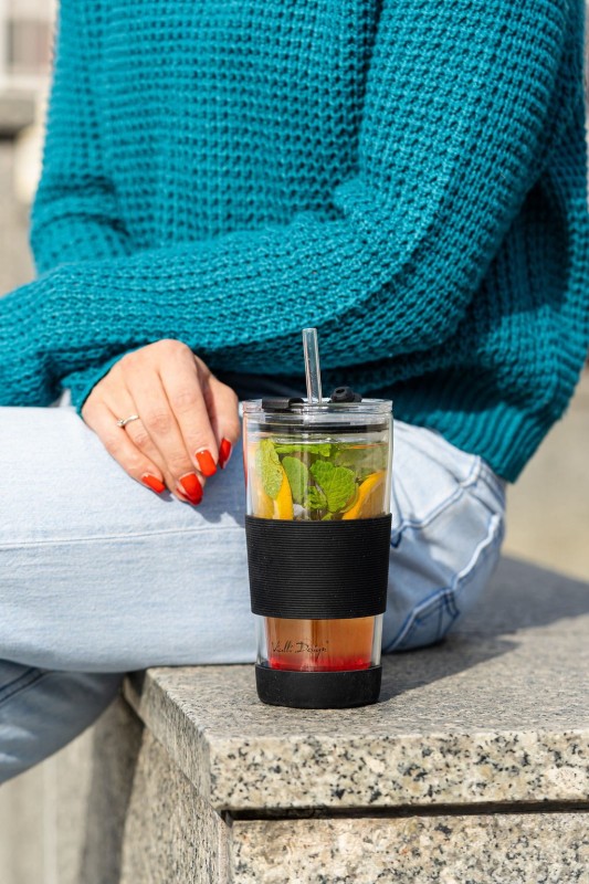 Szklany kubek termiczny ze słomką 600 ml czarny Fuori Vialla Design