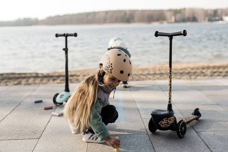 Kask z lampką LED na hulajnogę i rower dzieci 1-5 lat Brown Scoot & Ride