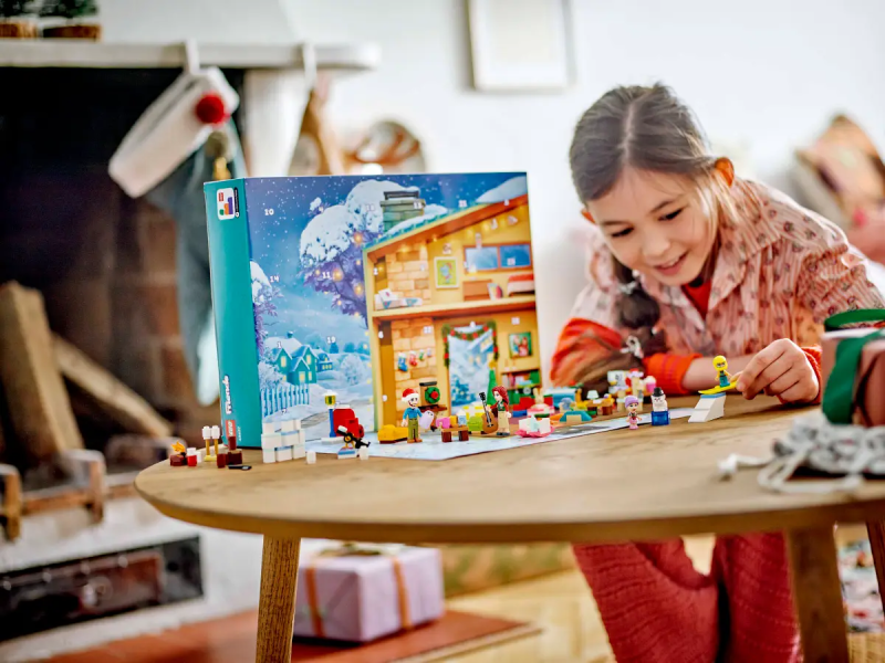 Kalendarz adwentowy LEGO Friends 2024 42637