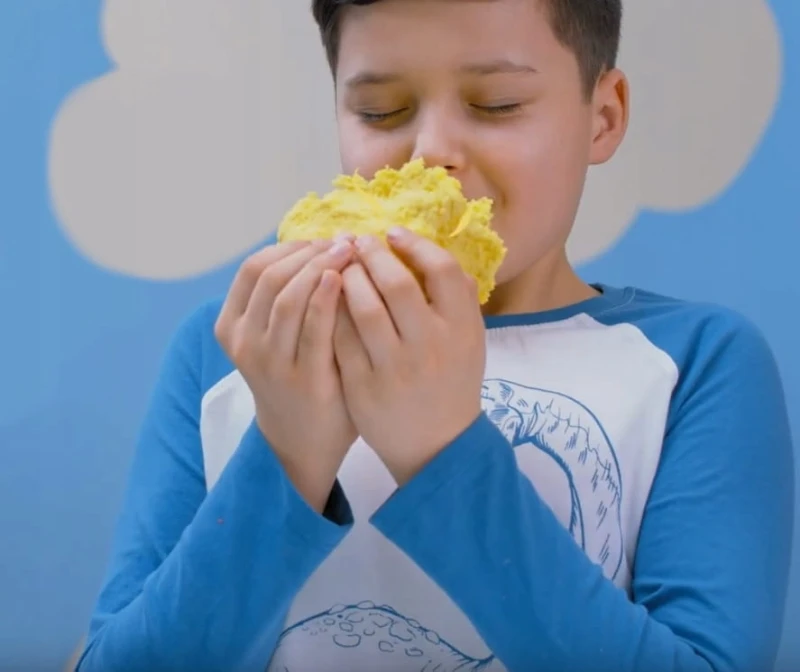 Chmurkolina pachnąca czerwona wiśniowa z lśniącą folią Epee